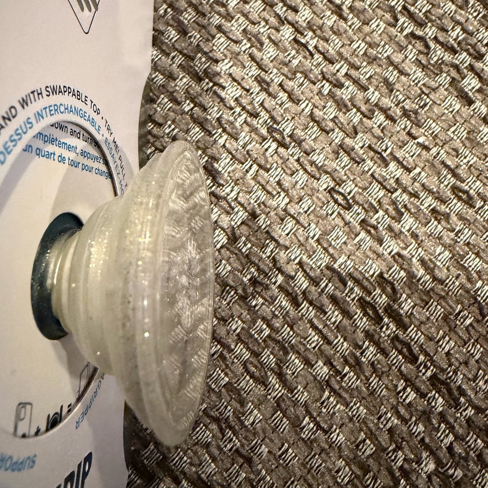🆕 PopSockets PopGrip - Clear - Picture 3 of 4
